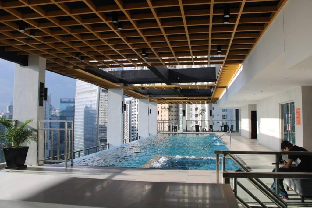 A2J Luxury Bgc Balcony Suite Near Sm Aura Taguig Manila Exterior photo